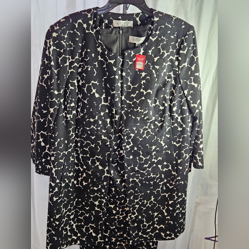 025 Kasper Suit